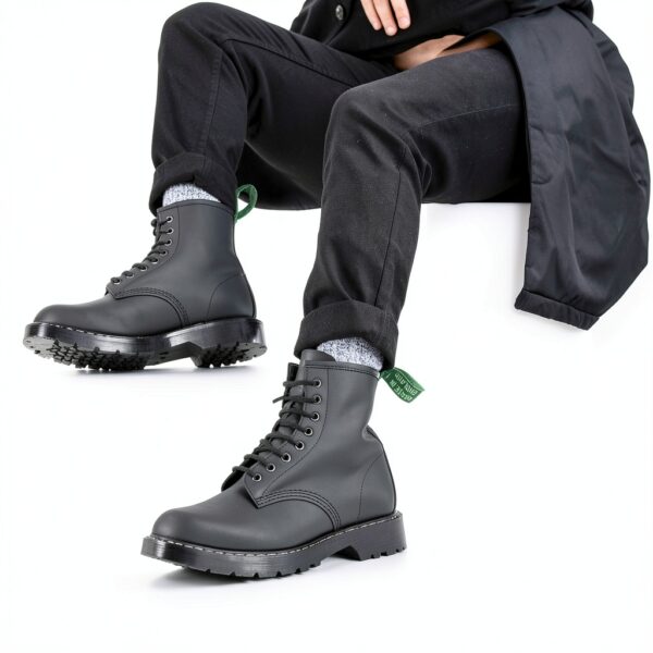 Bottes Derby Solovair cuir gras fabrication anglaise noir-3